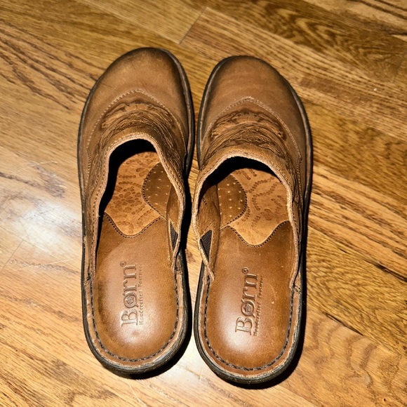 Born Clogs - Picture 4 of 6